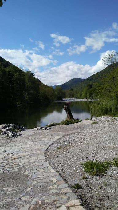 Appartamento Pegaz Slap ob Idrijci Esterno foto